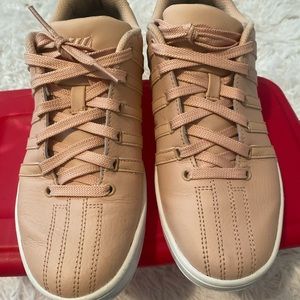 K Swiss size 8.5 Salomon pink color